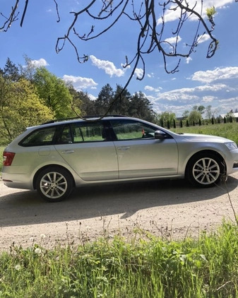 Skoda Octavia cena 43900 przebieg: 227000, rok produkcji 2018 z Jarocin małe 106